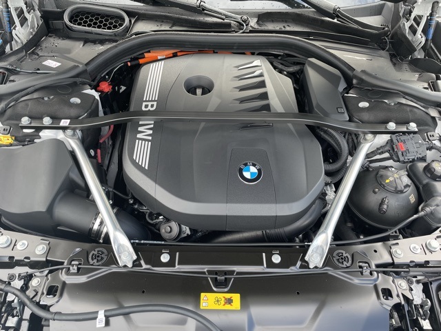 2026 Bmw 750e photo 22