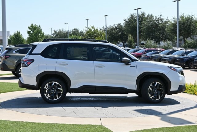 2025 Subaru Forester Premium photo 2