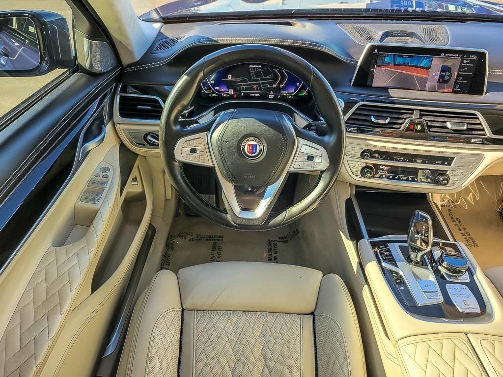 2022 BMW B7 - Image 15