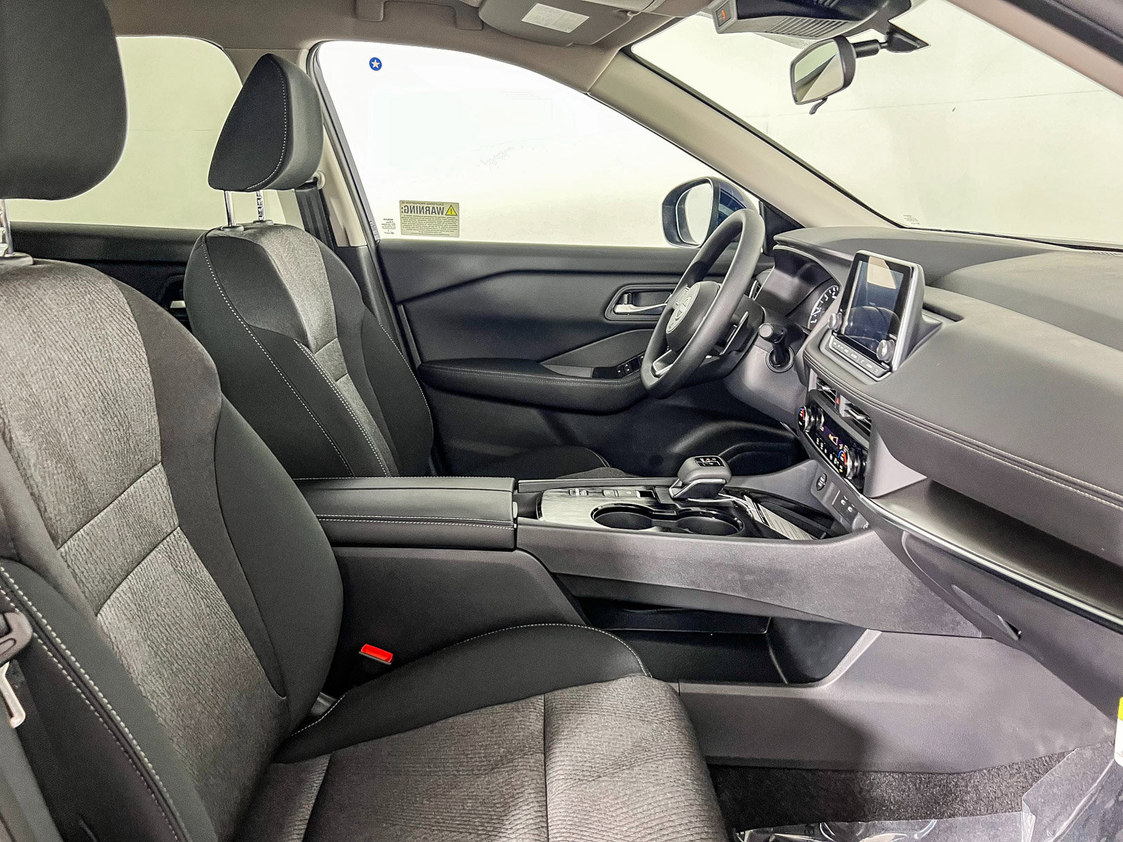 2025 Nissan Rogue SV photo 12