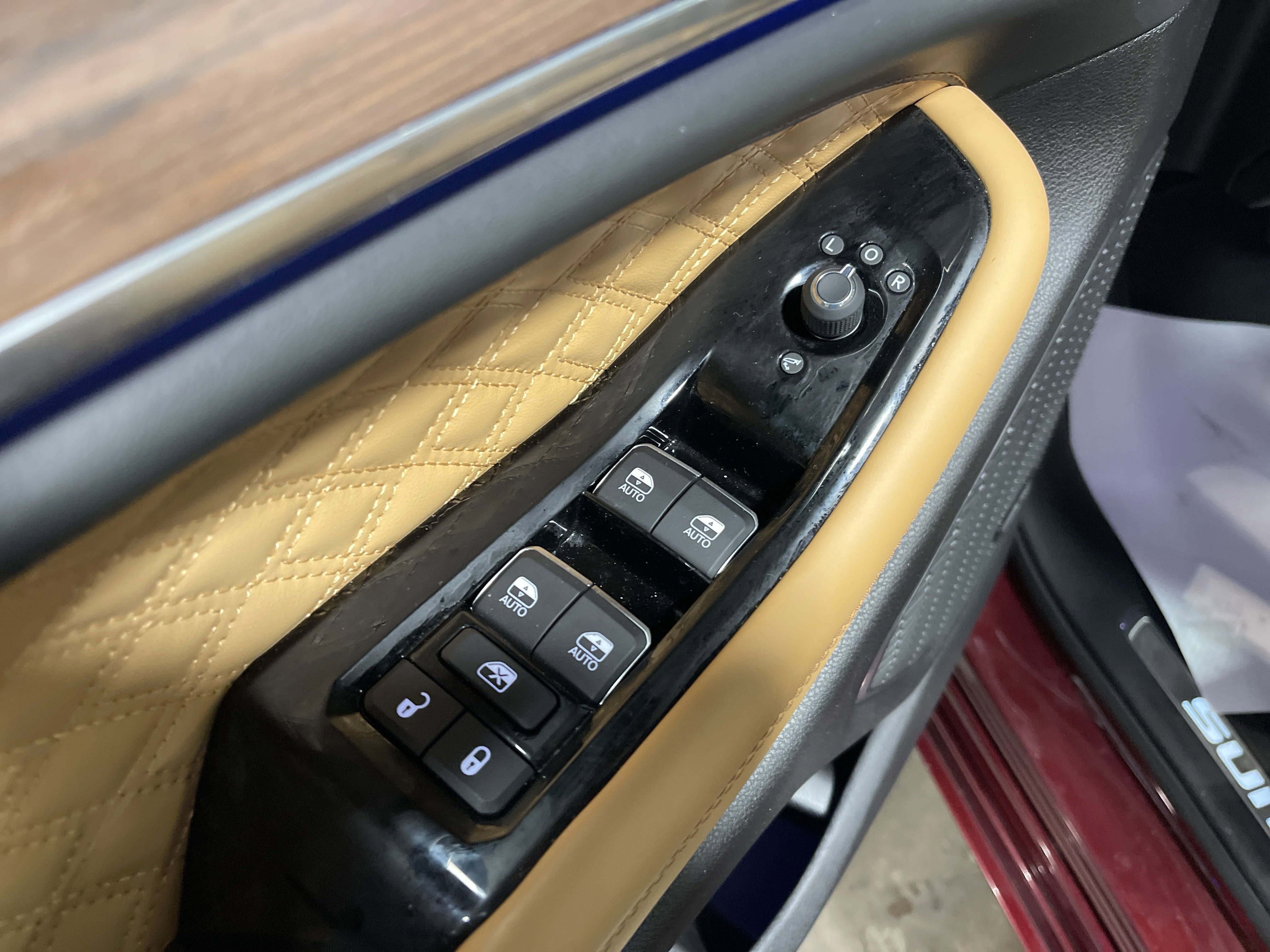 2024 Jeep Grand Cherokee Summit photo 2