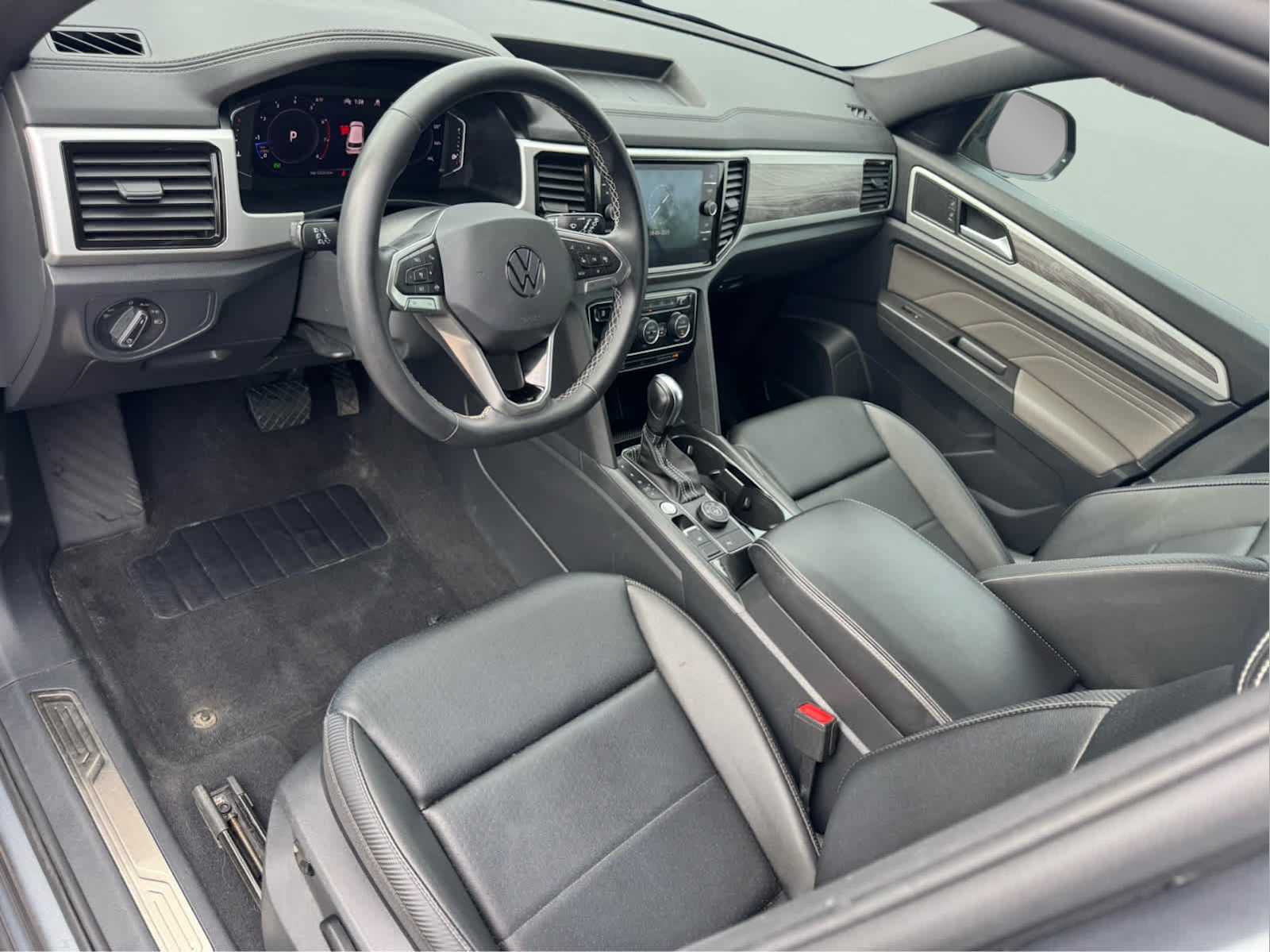 2023 Volkswagen Atlas Cross Sport V6 SE Technology photo 11