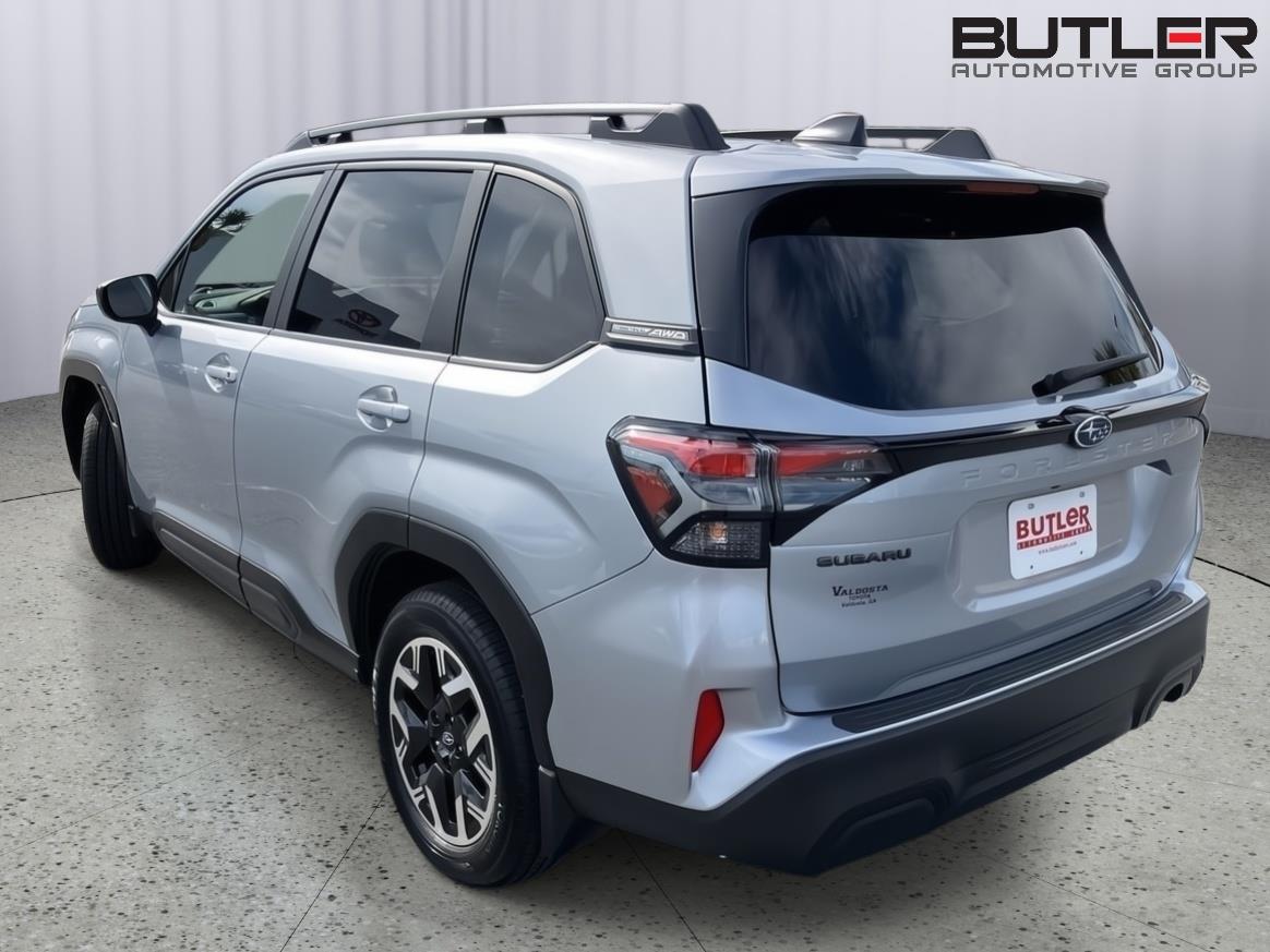 2025 Subaru Forester Premium Base photo 3