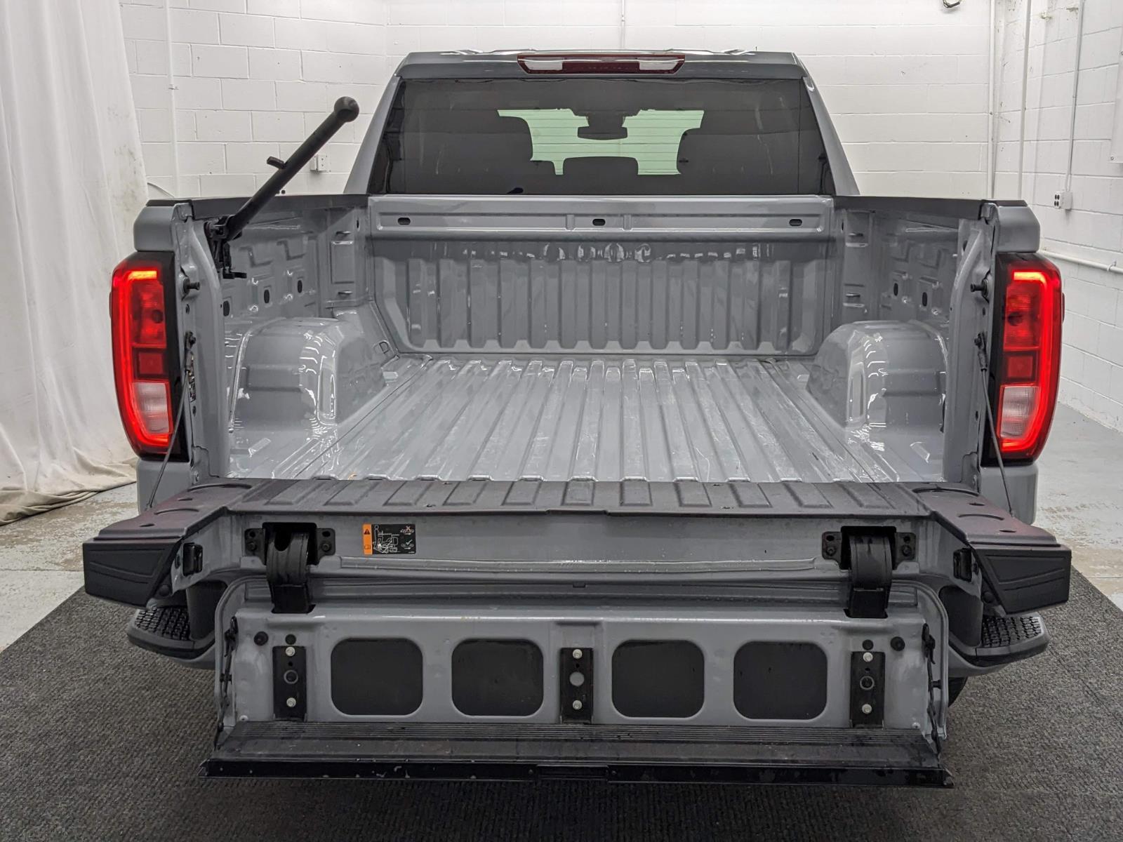 2024 Gmc Sierra 1500 Elevation photo 13