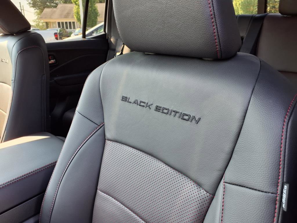 2025 Honda Ridgeline Black Edition photo 4
