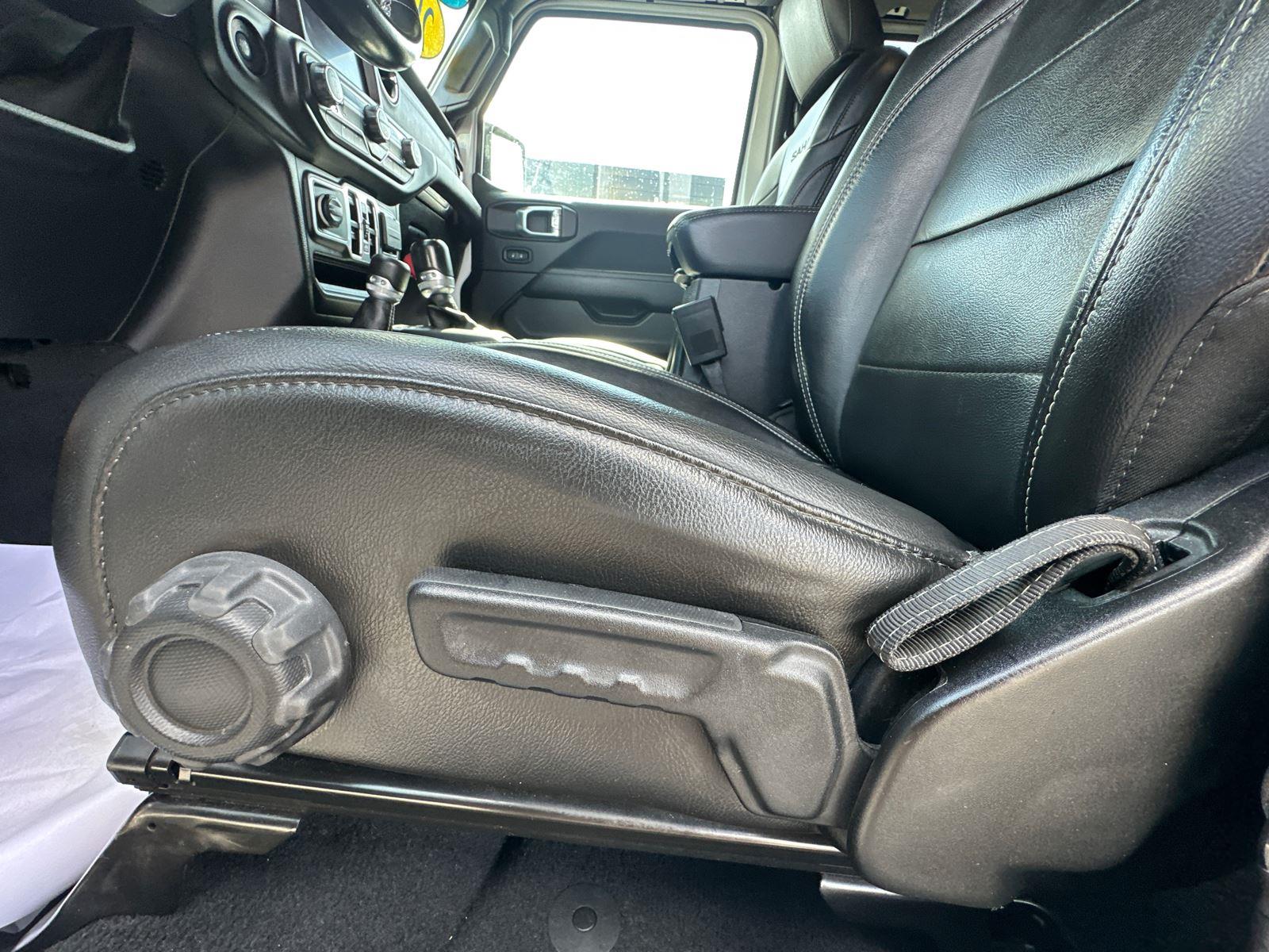 2021 Jeep Wrangler Unlimited Sahara photo 12