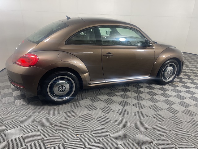 2012 Volkswagen Beetle 2.5L photo 6