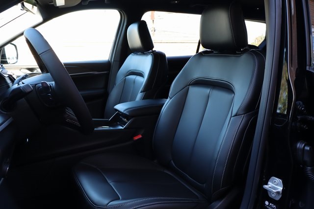 2025 Jeep Grand Cherokee Limited photo 11