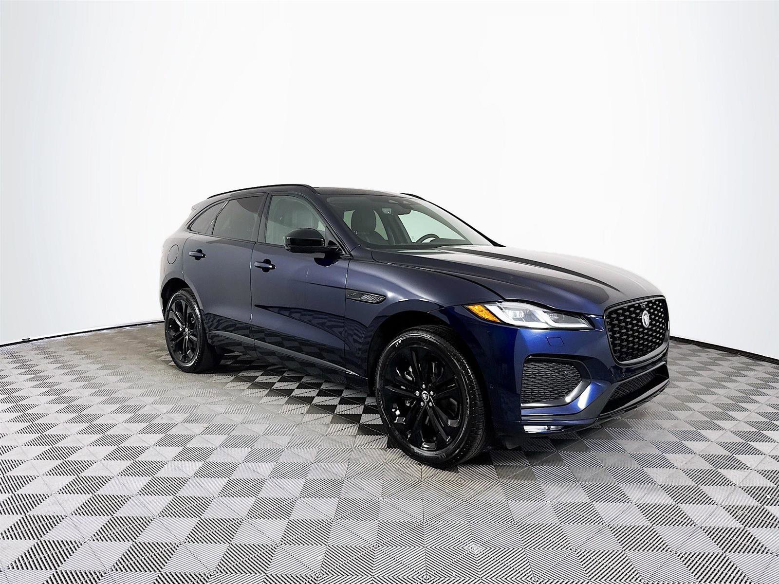 2026 Jaguar F-PACE P250 R-Dynamic S photo 2