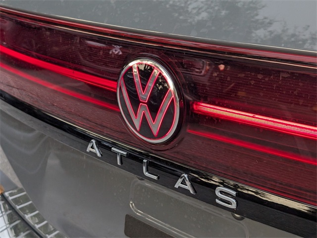 2025 Volkswagen Atlas Peak Edition SE photo 4