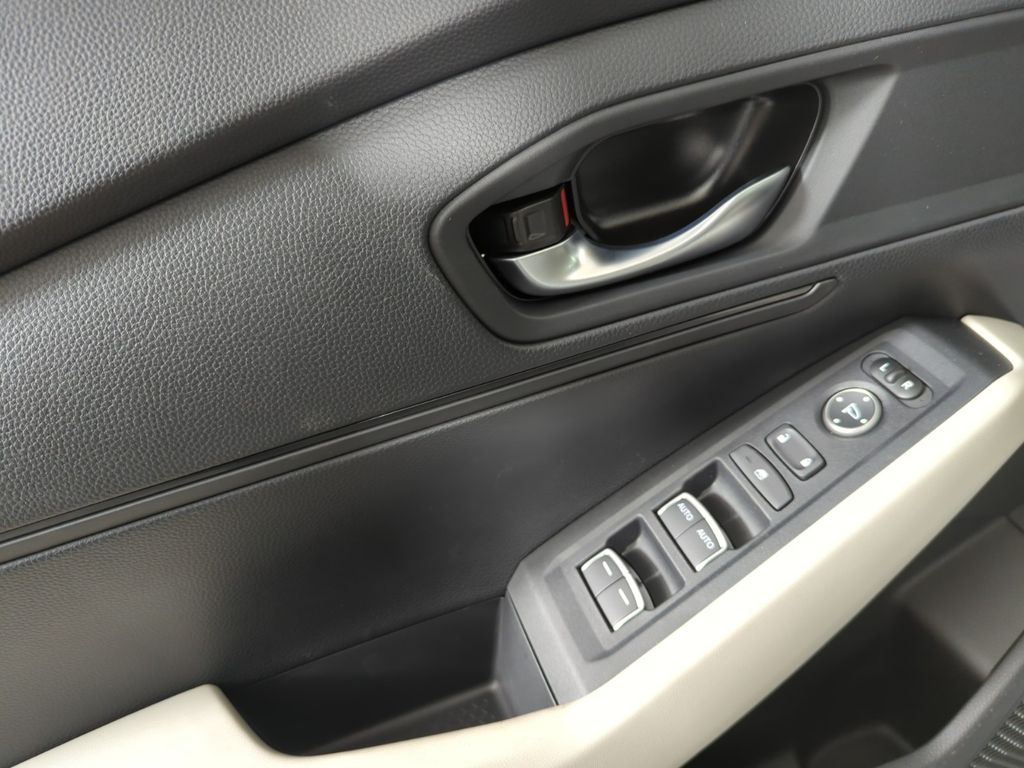 2025 Honda Accord LX photo 13