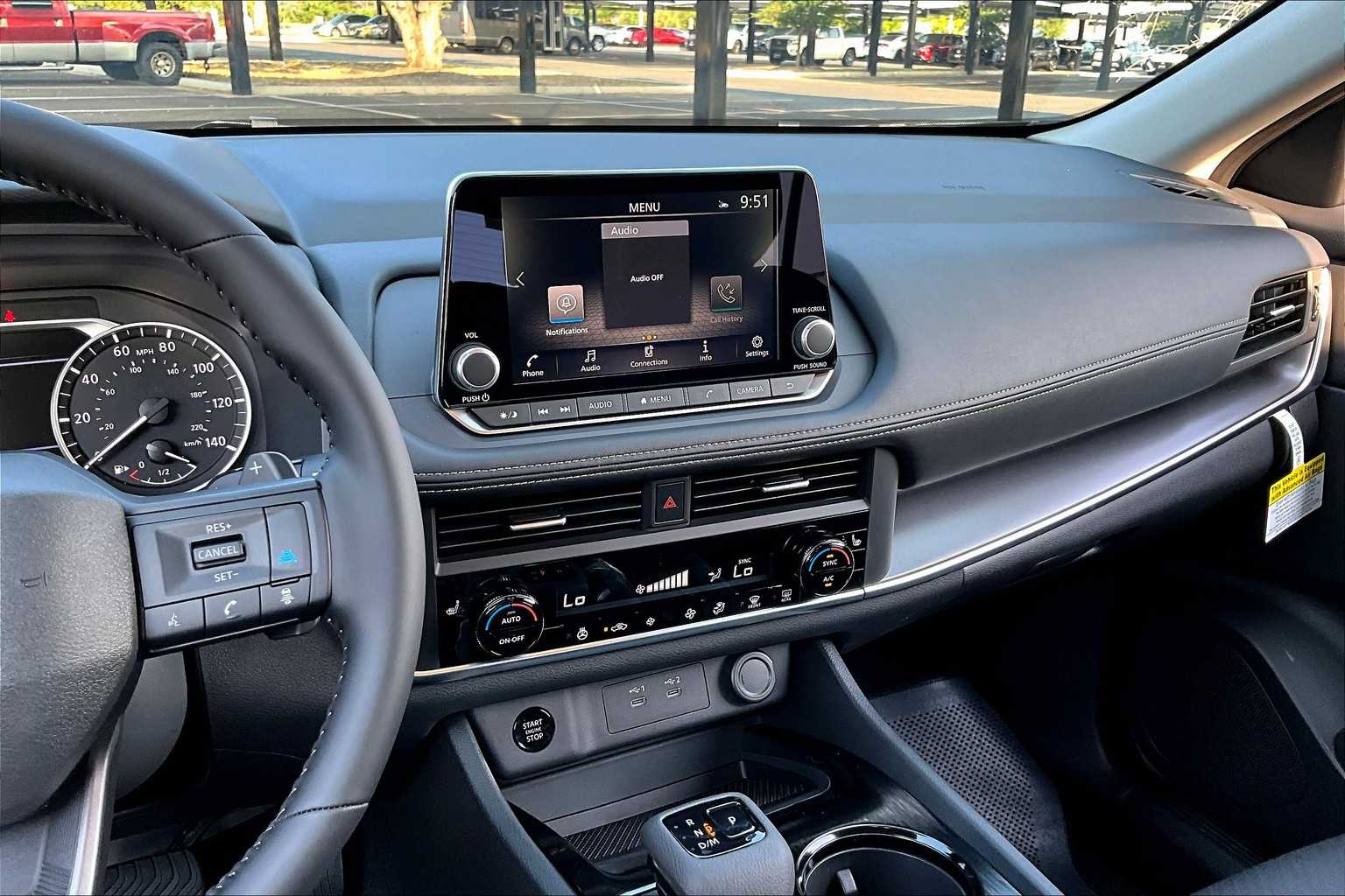 2026 Nissan Rogue SV photo 4