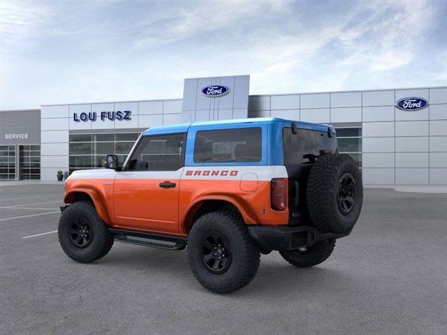 2025 Ford Bronco First Edition photo 4