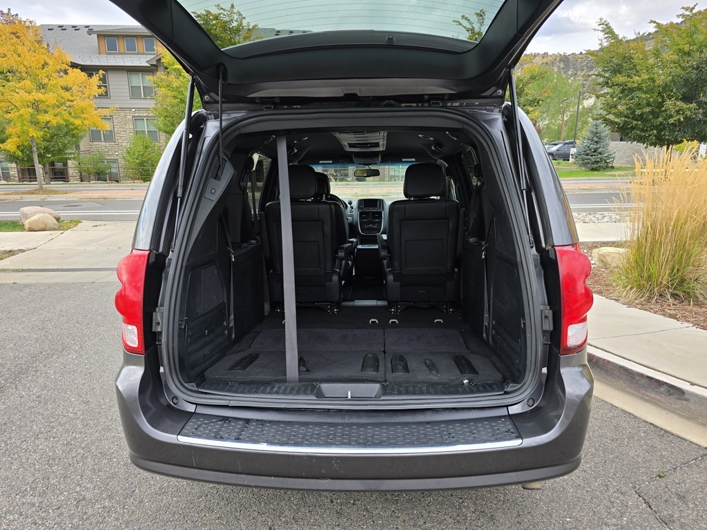 2017 Dodge Grand Caravan GT photo 12