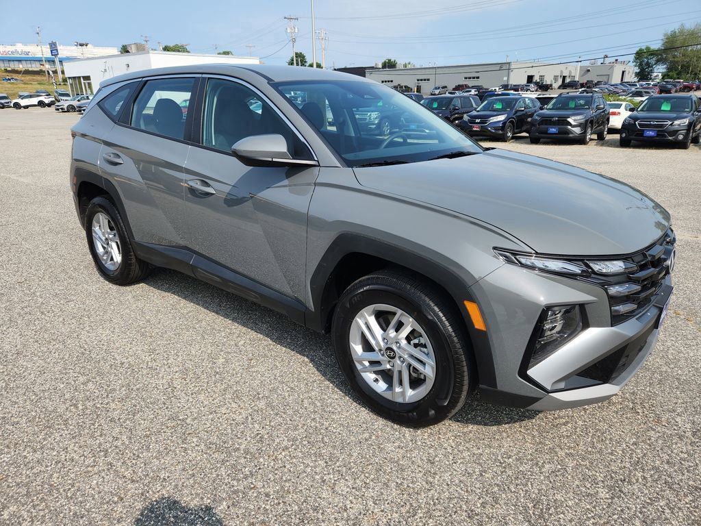 2025 Hyundai Tucson SE's photo