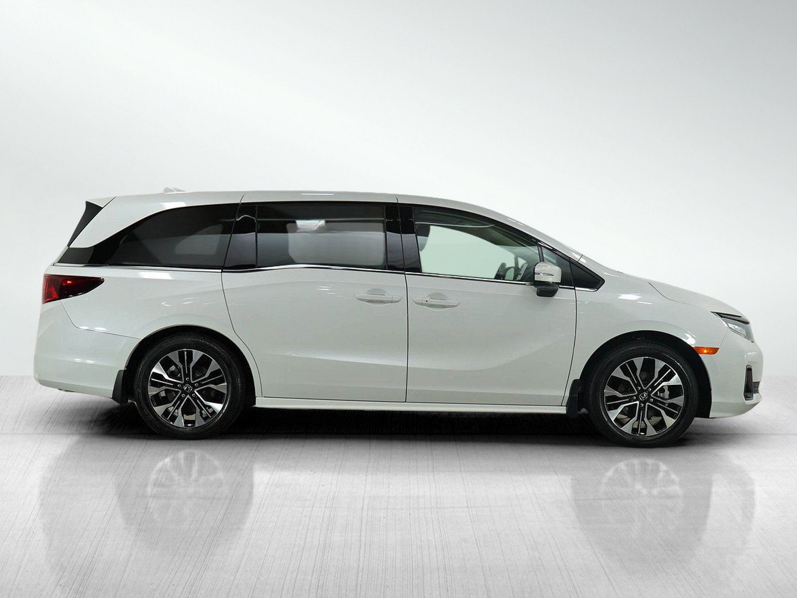 2025 Honda Odyssey Elite photo 6
