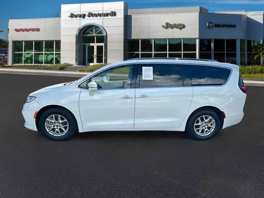 2021 Chrysler Pacifica Touring L photo 4