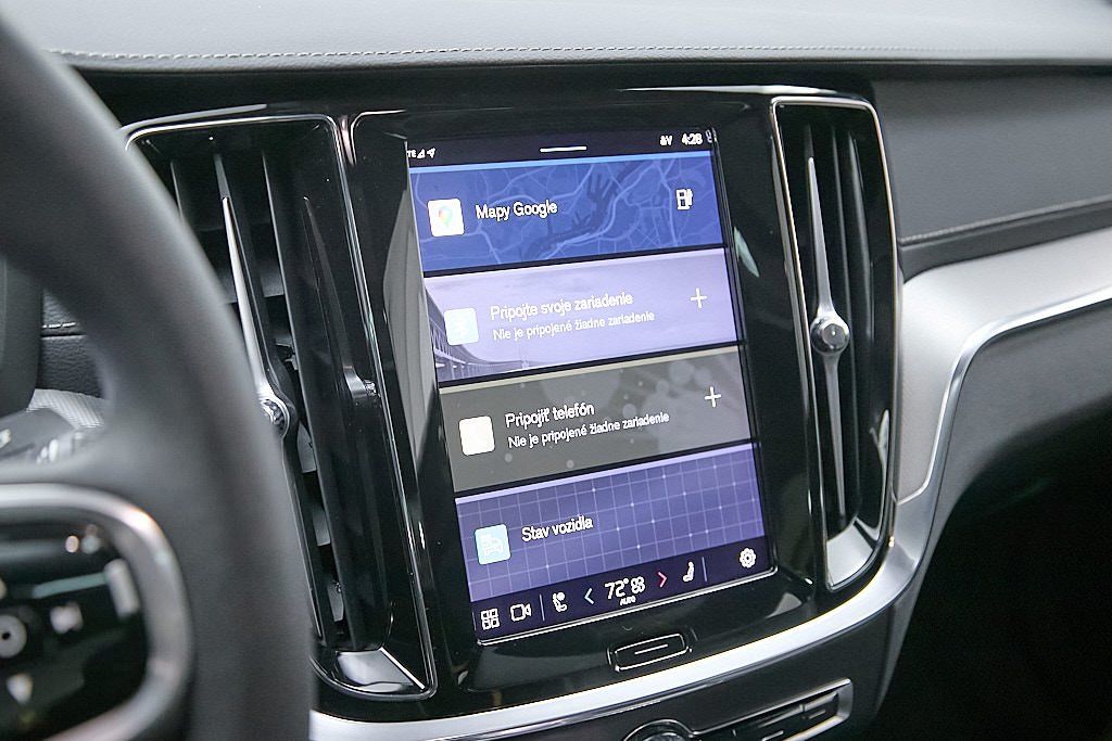 2023 VOLVO S60 - Image 18