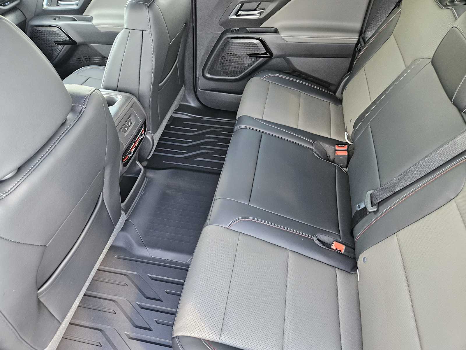 2026 Chevrolet Silverado photo 20