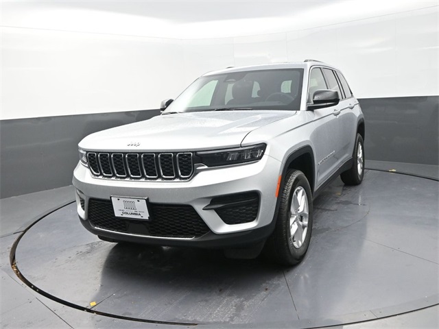 2025 Jeep Grand Cherokee Laredo X photo 2