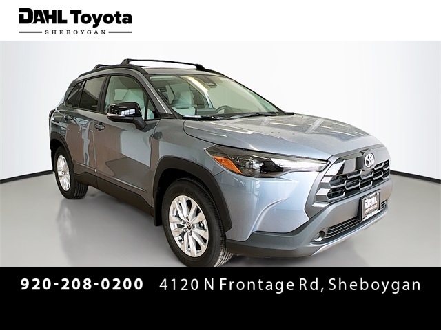 2026 Toyota Corolla Cross LE's photo