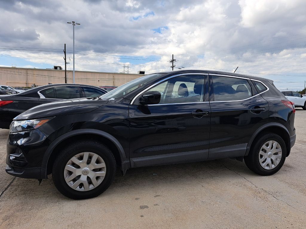 2020 Nissan Rogue Sport S photo 3