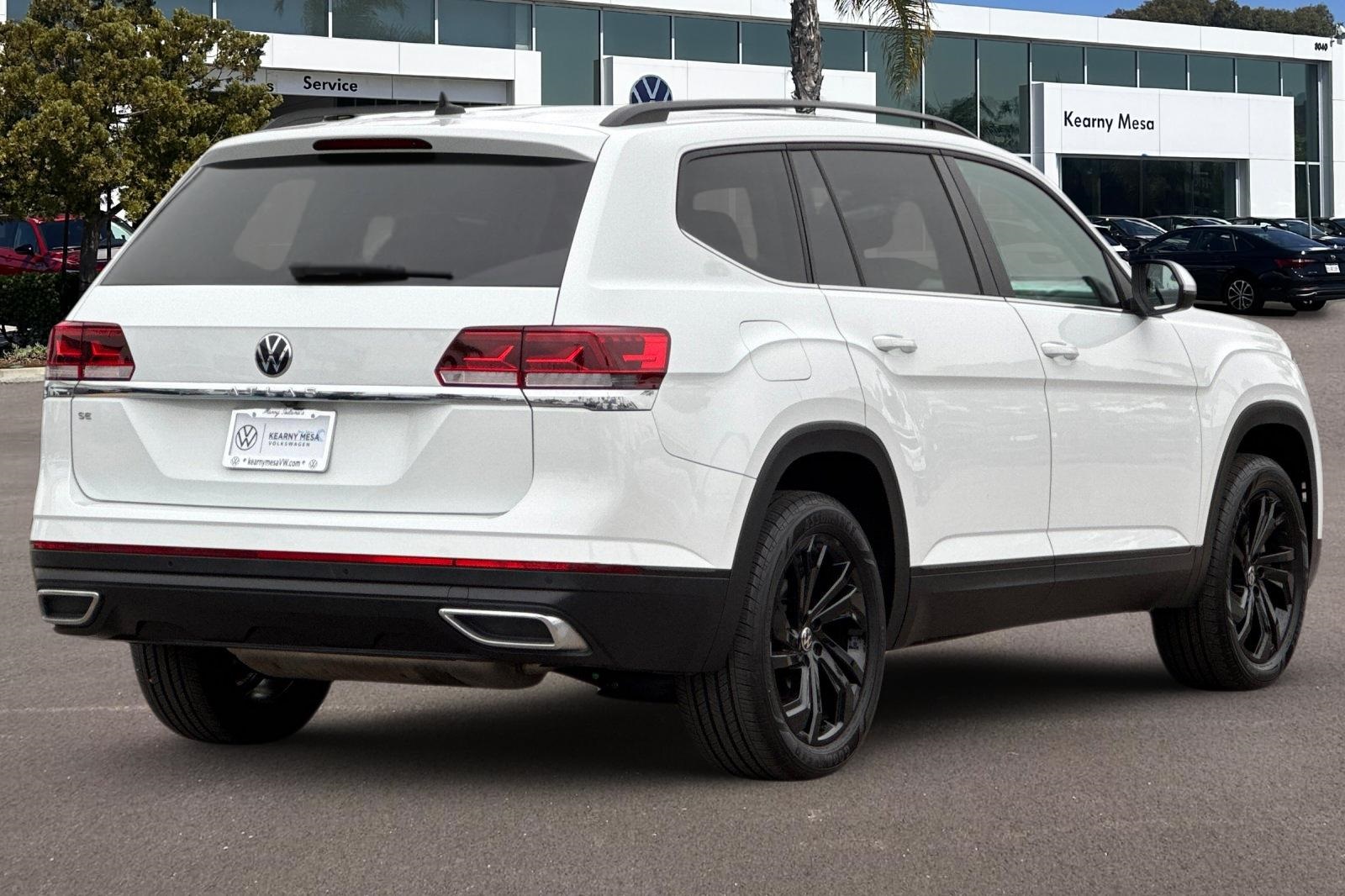 2022 Volkswagen Atlas SE Technology photo 3