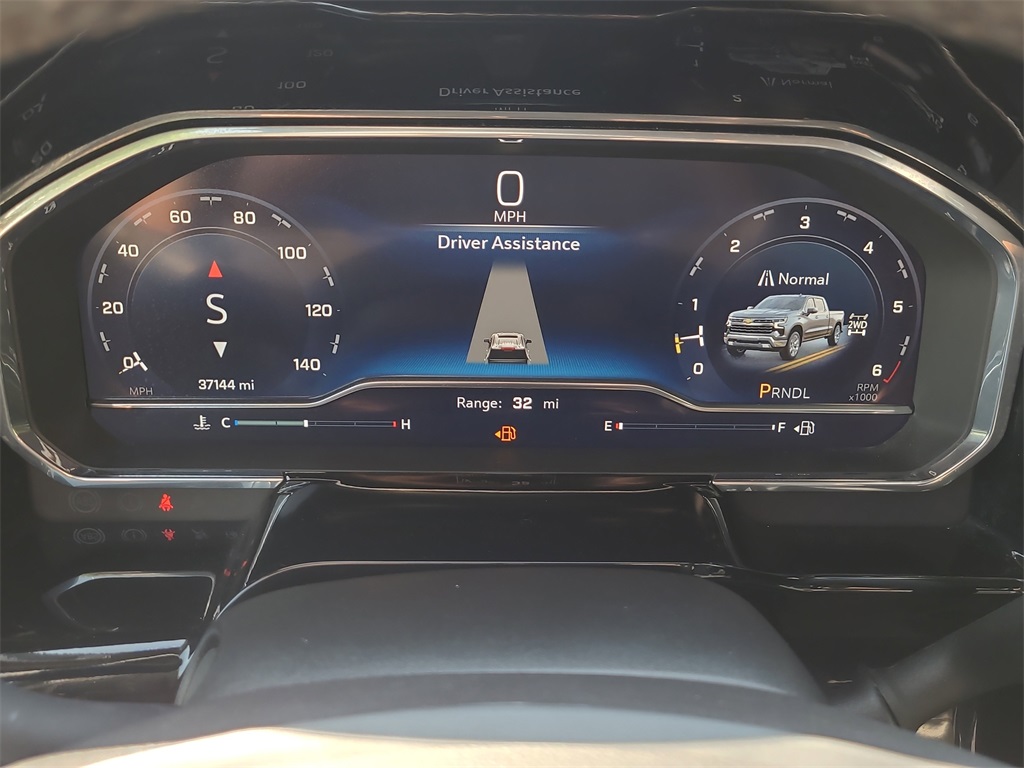 2024 Chevrolet Silverado 1500 LT photo 6