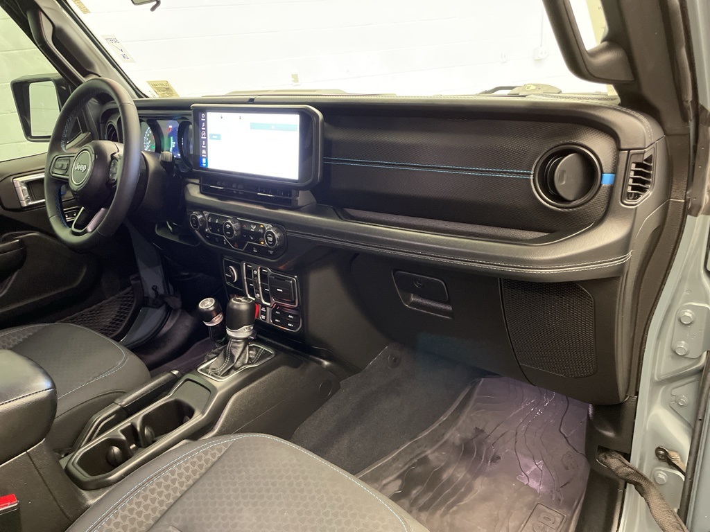 2024 Jeep Wrangler Rubicon 4xe photo 21