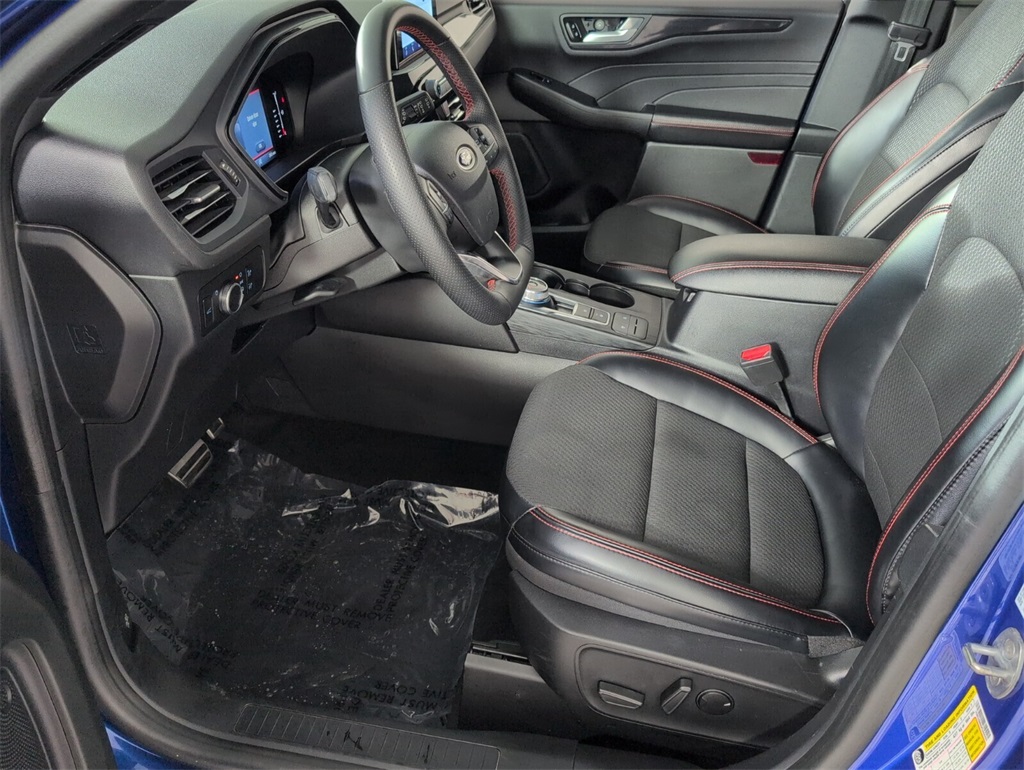 2023 Ford Escape ST-Line photo 4