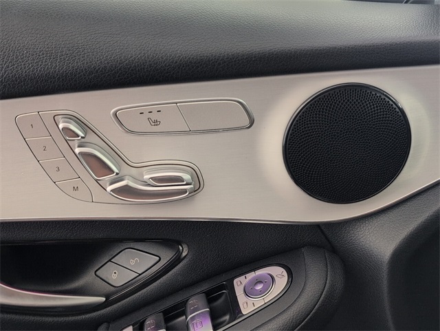 2022 Mercedes Benz GLC 300 photo 29