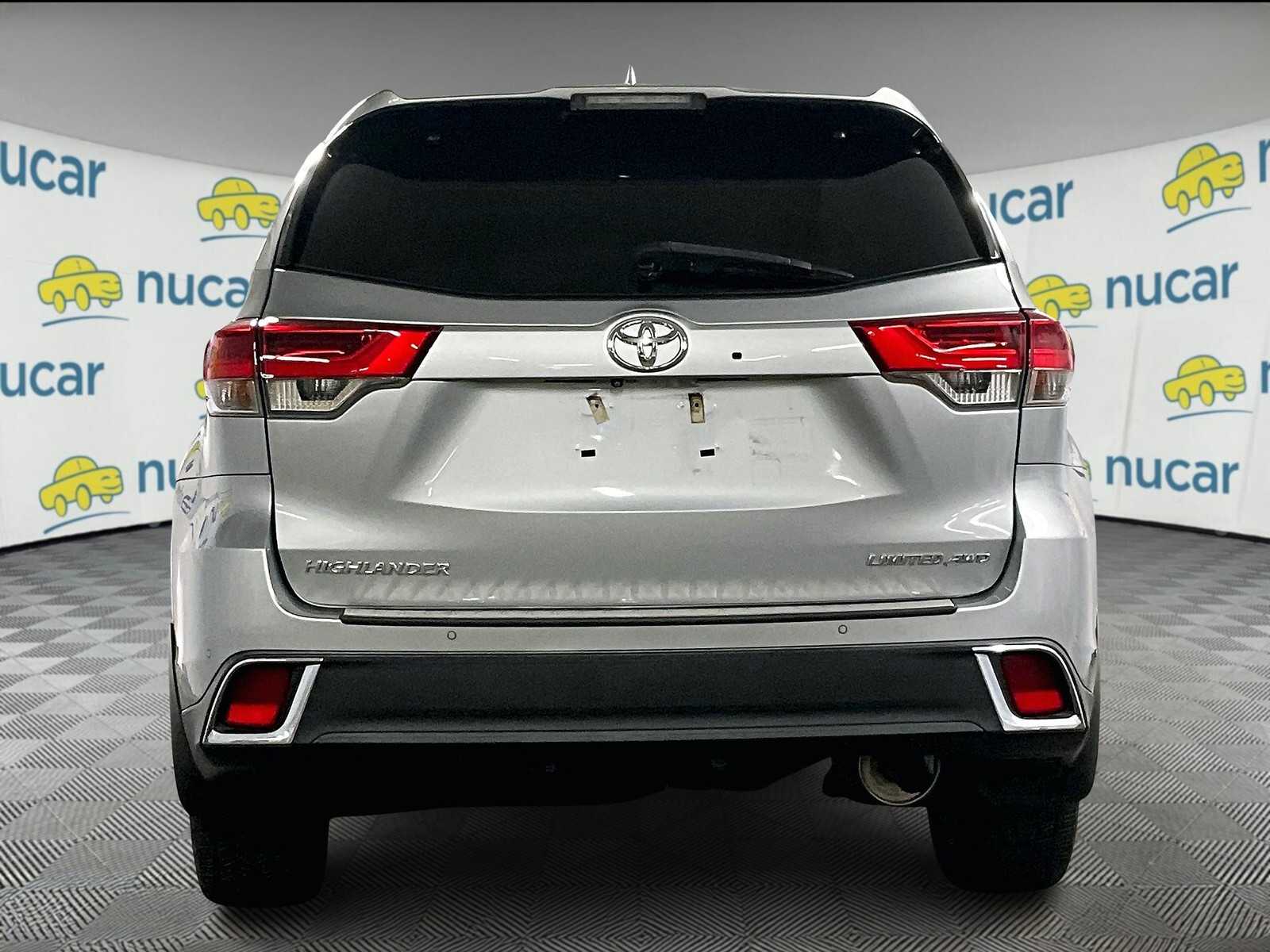 2019 Toyota Highlander Limited Platinum photo 2