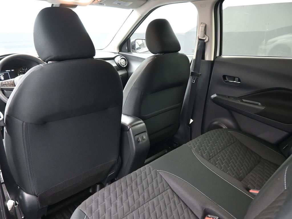 2021 Nissan Kicks SV photo 3