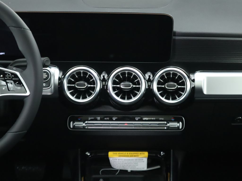 2025 Mercedes Benz GLB 250 photo 14