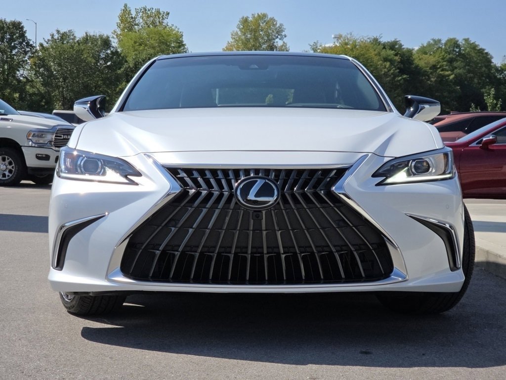 2025 Lexus ES 350 Luxury photo 3