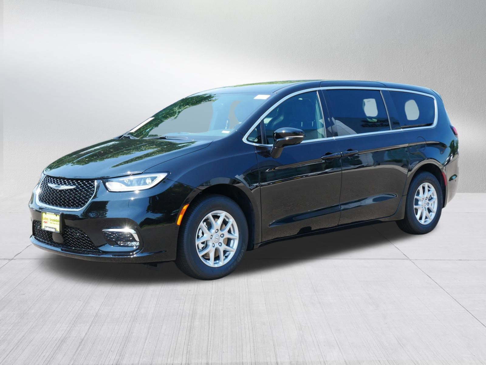 2025 Chrysler Pacifica photo 4
