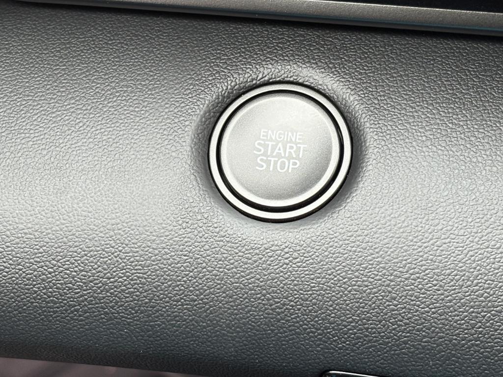 2025 Hyundai Elantra SEL Sport photo 6
