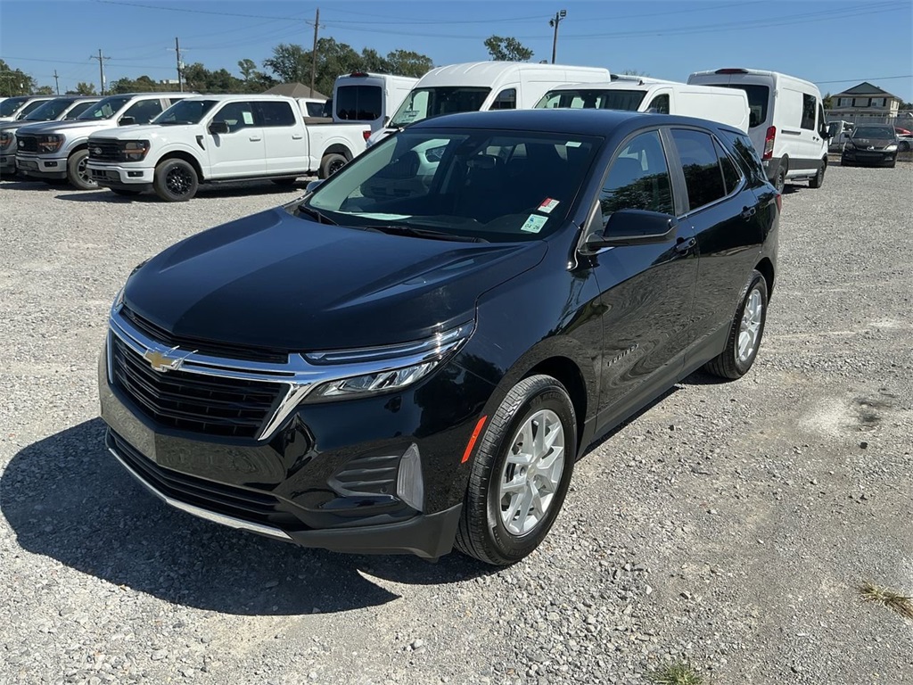 2024 Chevrolet Equinox LT photo 2