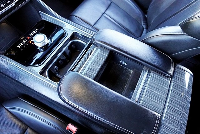 Used 2022 White Jeep Series II image 30