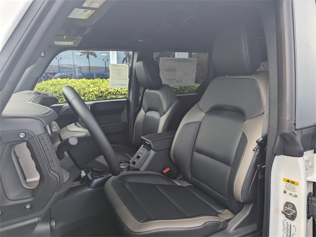 2025 Ford Bronco Outer Banks photo 5