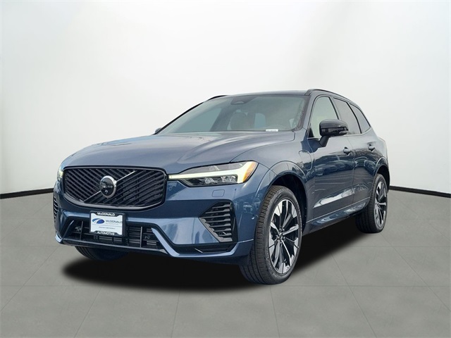 2026 Volvo XC60 Plus's photo