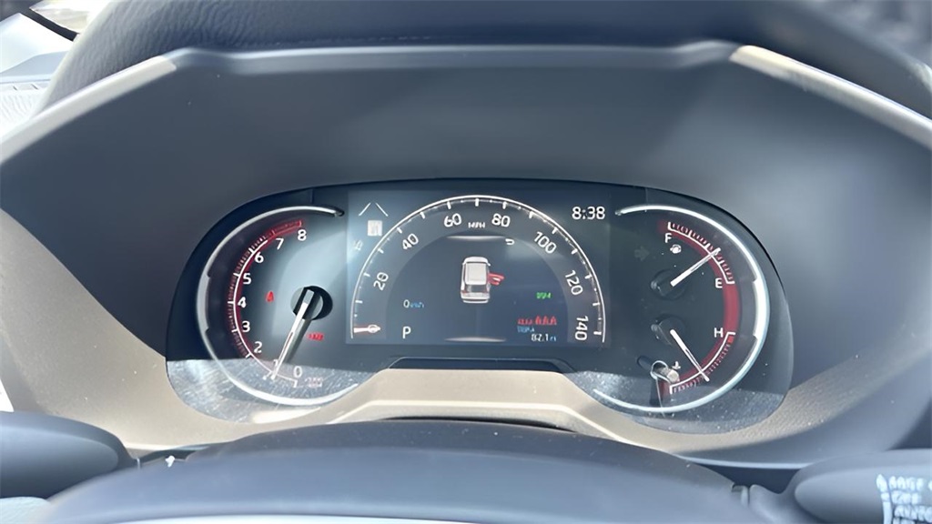 2025 Toyota RAV4 XLE photo 7