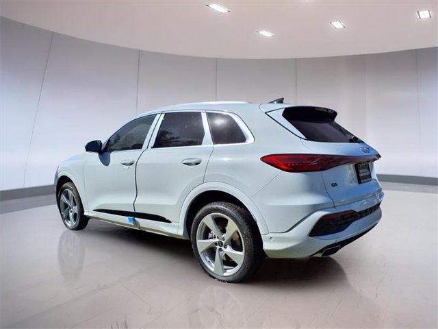 2025 Audi Q5 Premium Plus photo 3