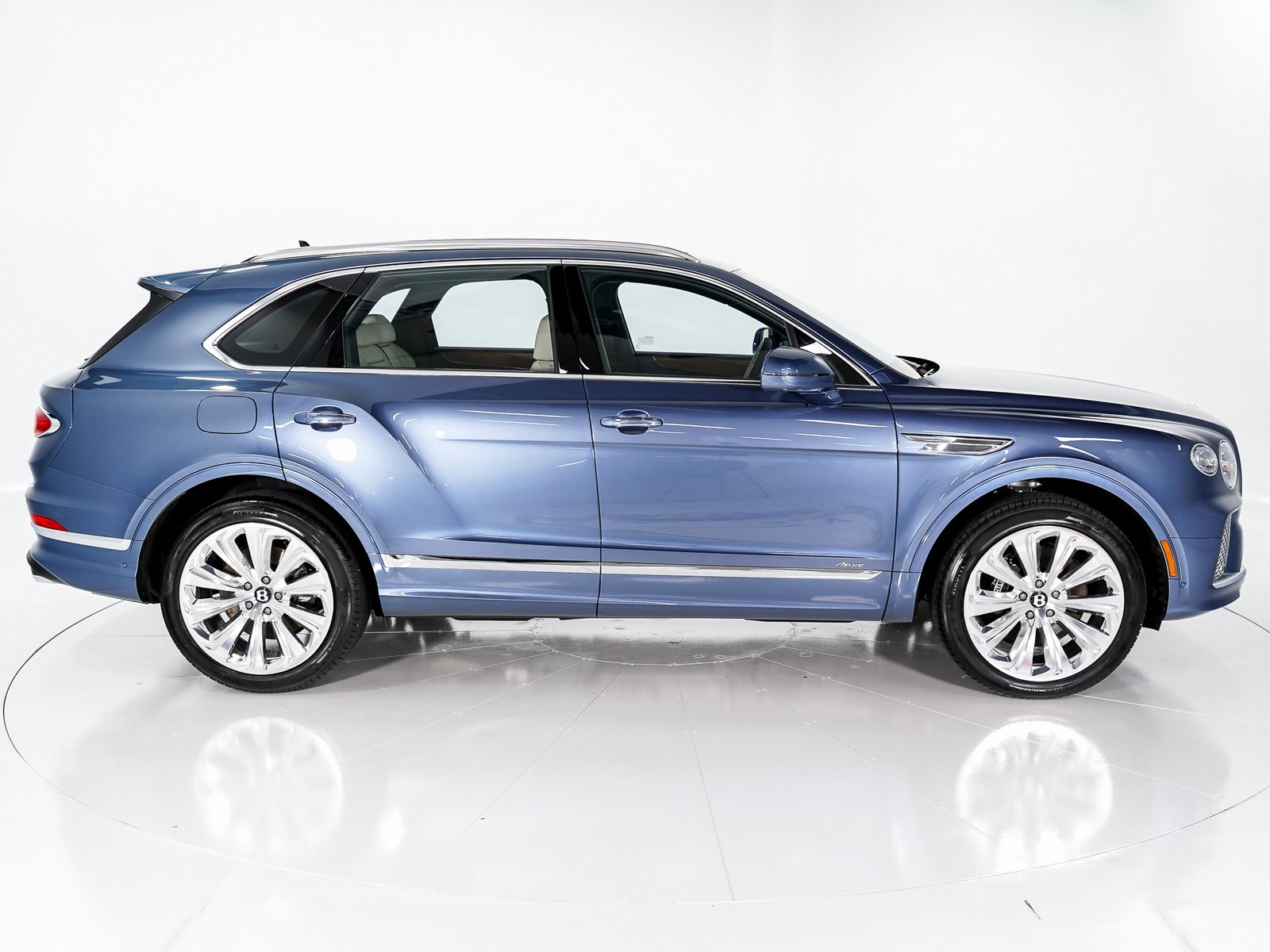 2025 Bentley Bentayga Azure V8 photo 6