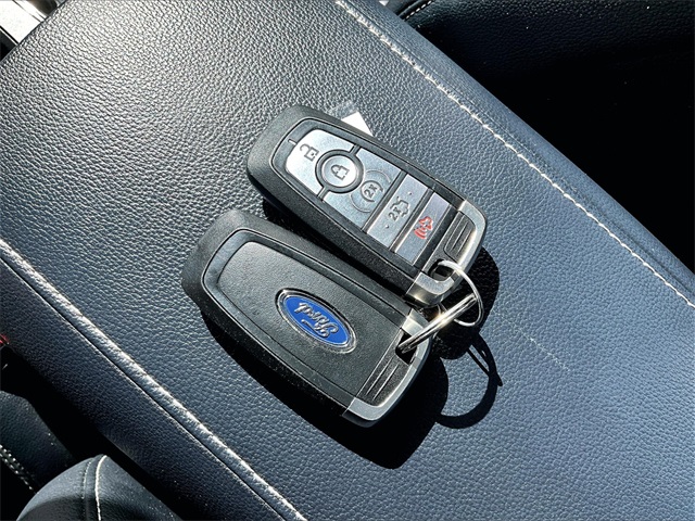 2020 Ford Fusion Titanium photo 9