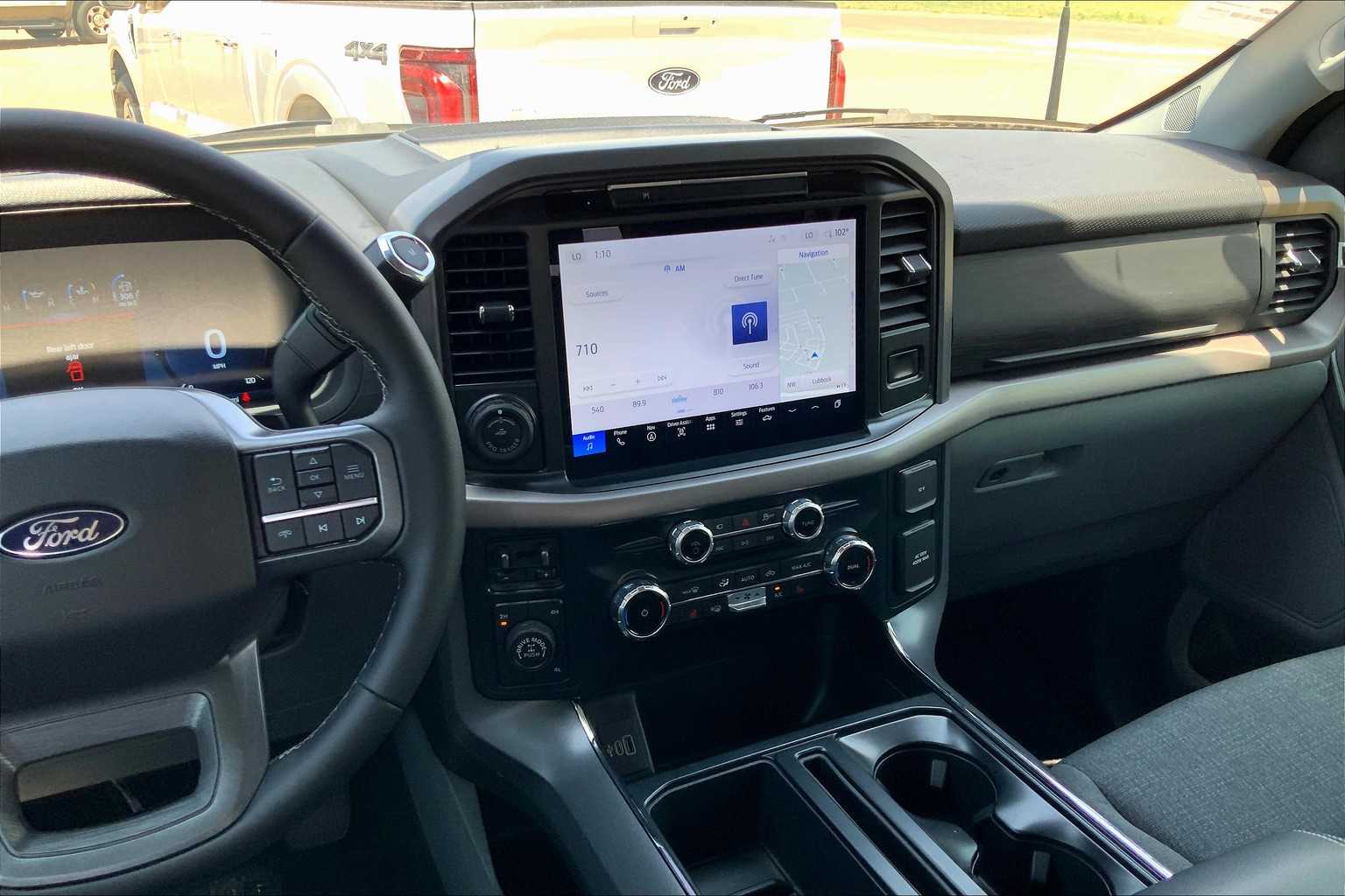 2025 Ford F-150 XLT photo 5