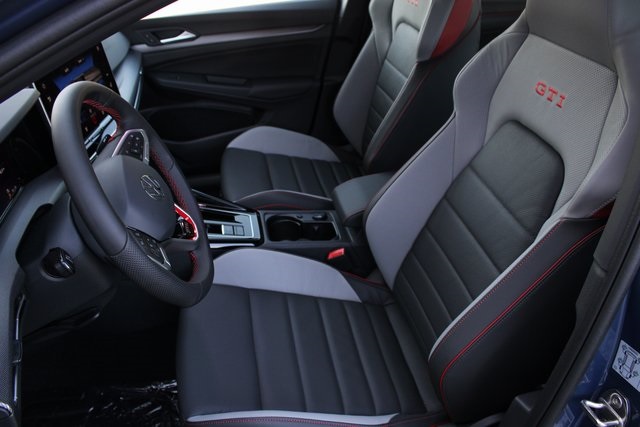 2025 Volkswagen Golf GTI Autobahn photo 17