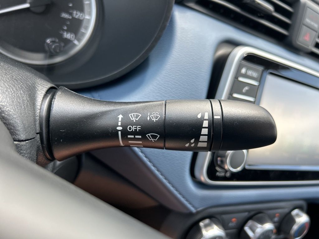 2025 Nissan Versa SV photo 18