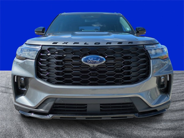 2025 Ford Explorer ST-Line photo 8