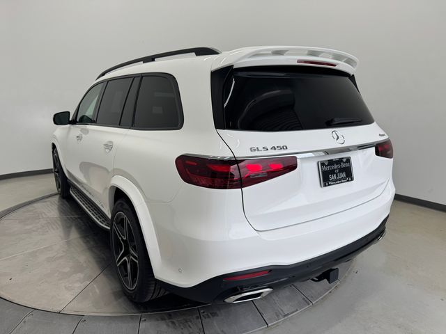 2026 Mercedes Benz GLS 450 4MATIC photo 4
